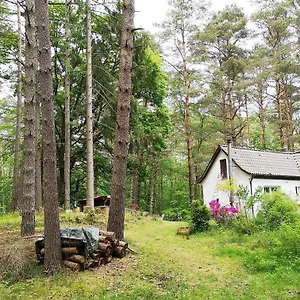 Ferienhaus Romantisches Kleines Altes Häuschen Im Zauberwesenwald, Hamburg